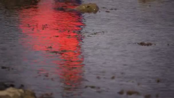 Brillante reflejo en el agua — Vídeos de Stock