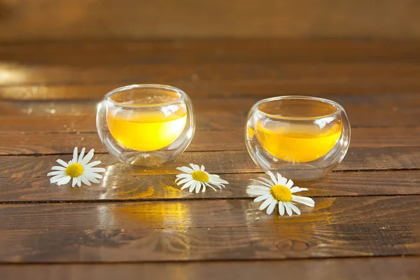 Té verde en una hermosa taza — Foto de Stock