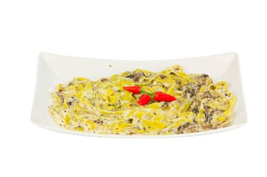 beyaz izole lezzetli yeşil tagliatelle 