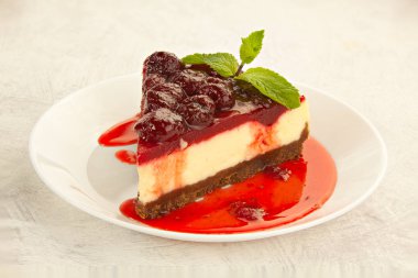 çilek ile lezzetli peynirli kek 