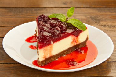 çilek ile lezzetli peynirli kek 