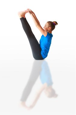 güzel kadının yoguna beyaz arka plan yapması