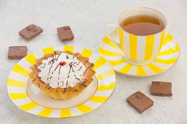 lezzetli sıcak yeşil çay güzel kupa