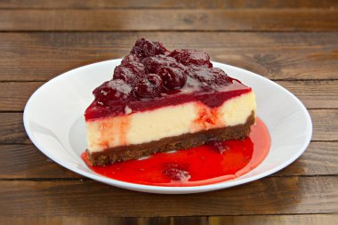 çilek ile lezzetli peynirli kek 