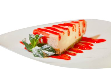 çilek ile lezzetli peynirli kek 