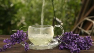 Güzel fincanda yeşil çay