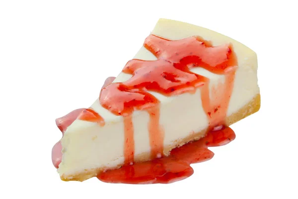 Delicioso pastel de queso con fresas sobre fondo blanco — Foto de Stock