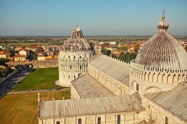 İtalya 'da Sonbaharda Eğik Pisa Kulesi
