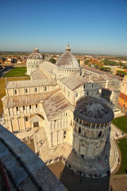 İtalya 'da Sonbaharda Eğik Pisa Kulesi