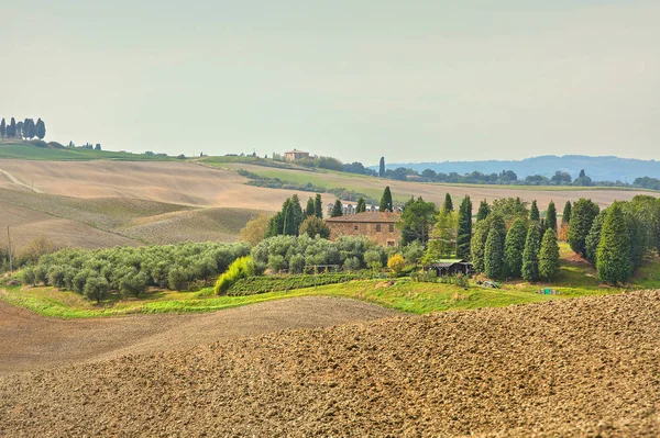 Landschap van heuvels in de herfst in Italië — Stockfoto