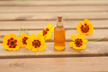 masada güzel şişe coreopsis uçucu yağ