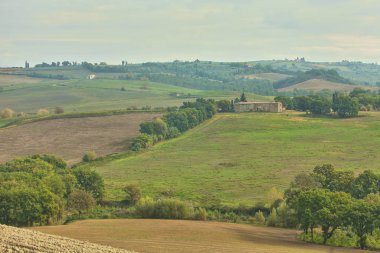  İtalya 'da sonbaharda Toskana tepelerinin manzarası
