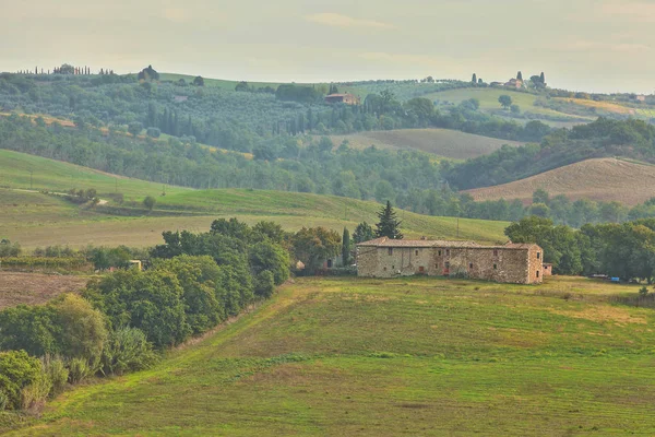 Paisagem de colinas Toscana no outono na Itália — Fotografia de Stock