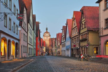 Rothenburg ob der Tauber 'in güzel Deutsch caddesi
