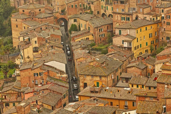 Όμορφη Ιταλική Δρόμο Από Μια Μικρή Παλιά Επαρχιακή Πόλη — Φωτογραφία Αρχείου