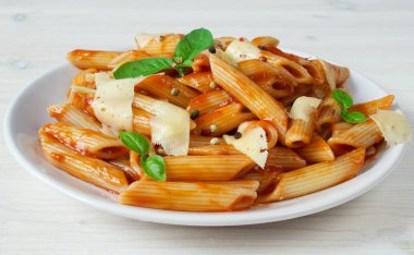 domates soslu Penne makarna