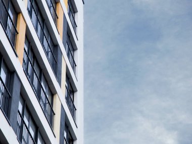 Modern, lüks apartman binası.