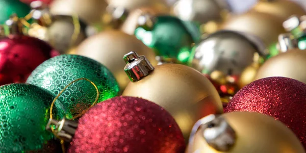 Renkli Noel topları, arka plan.