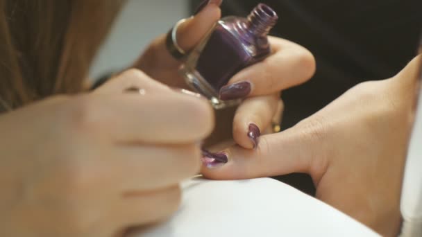 Makeup artist backstage — Stock Video