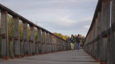 İspanyol çift çalıştıran