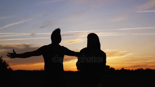 Silhouette of musicians singing and dancing — Stock Video