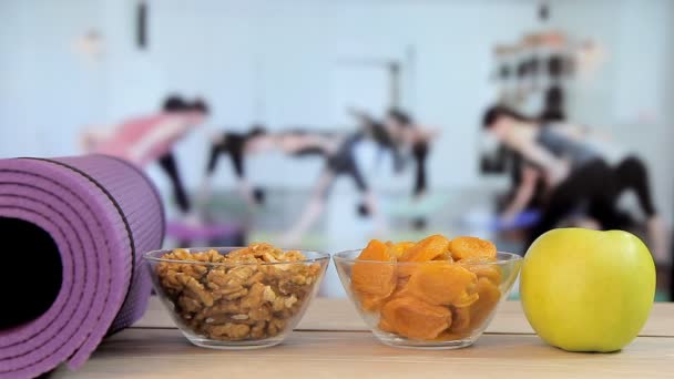 Comida saludable con yoga, Pilates, Clase de Yoga — Vídeo de stock