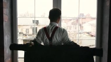 damat bir Süiti ceket yavaş mo koyar