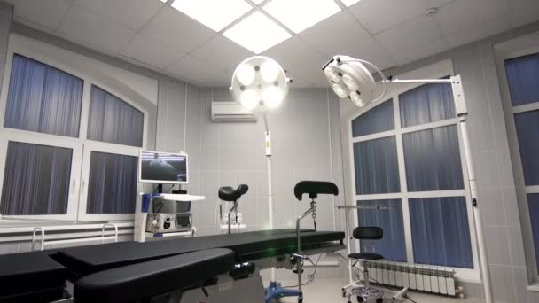 近代的なオペレーティング テーブル モダンな営業緊急治療室 — ストック動画