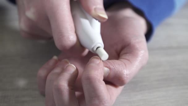 Maszyny blisko makro do manicure — Wideo stockowe