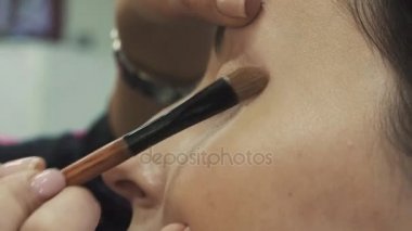 Yukarı, makro yakın göz farı makyaj sanatçısı geçerlidir