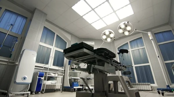Fundo da moderna sala de cirurgia no hospital dolly — Fotografia de Stock