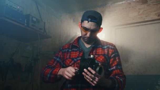 Mechanics working in the garage,concept — Stock Video