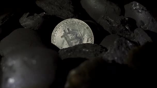 Bitcoin jest złotą monetę. Pojęcie krypto waluty — Wideo stockowe