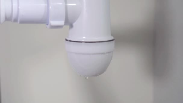 Vízvezeték-szivárgási csapda problémái — Stock videók