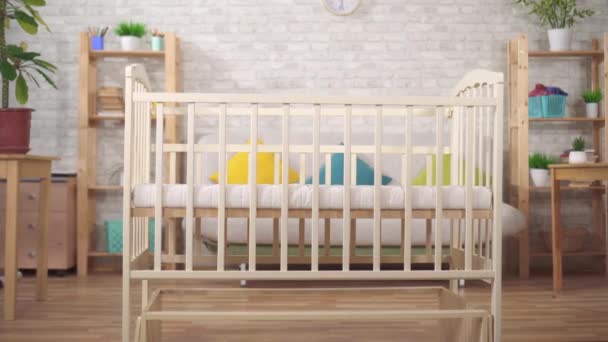 Baby bed nobody close up — Stock Video