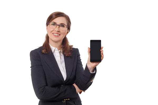 Retrato de uma mulher de negócios bonita 50 orelhas de idade com telefone celular isolado em branco . — Fotografia de Stock