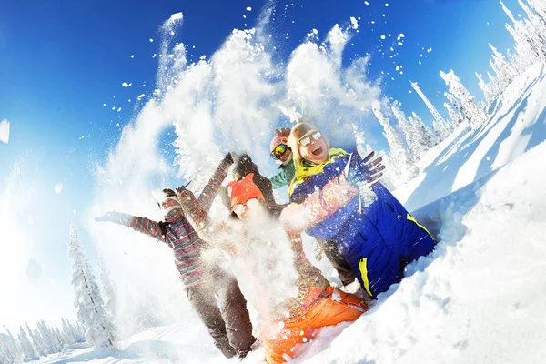 Grupo amigos felizes inverno esportes amizade diversão — Fotografia de Stock