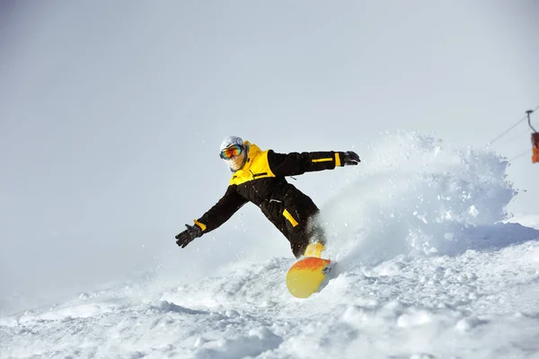 Snowboarder snelheid rijden extreme ski — Stockfoto