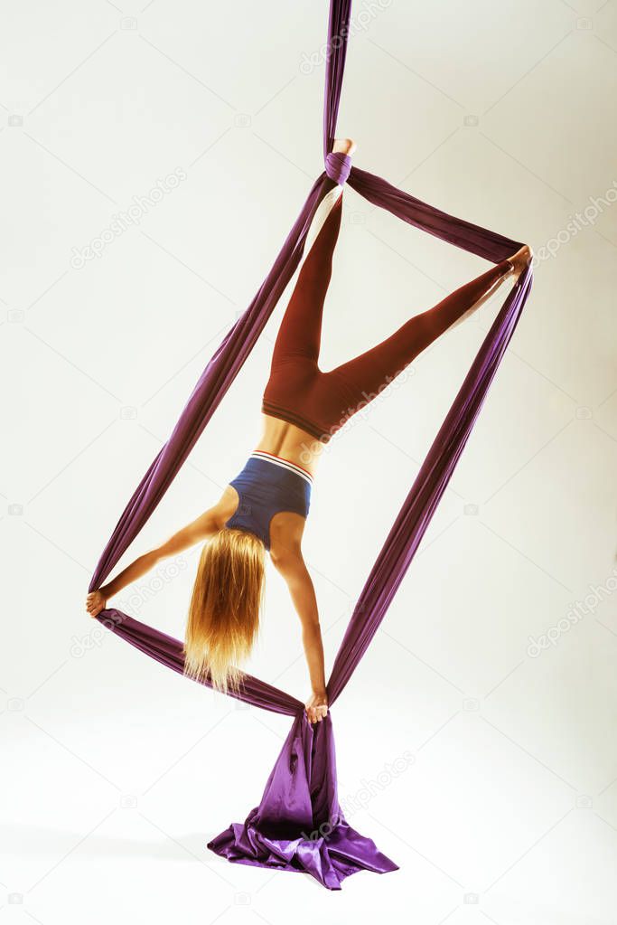 Aerial acrobat rectangle element hanged fabric