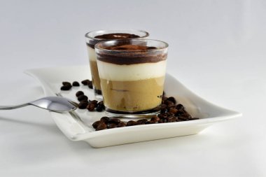 Cappuccino mus tatlısı