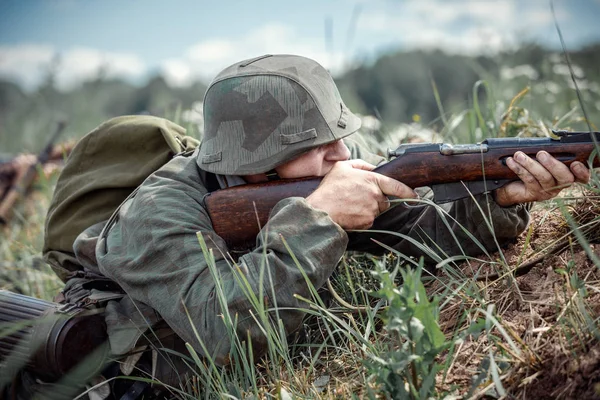 A német katona a harc. — Stock Fotó