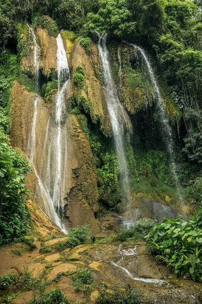 Gran Cascada en Cuba — Foto de Stock