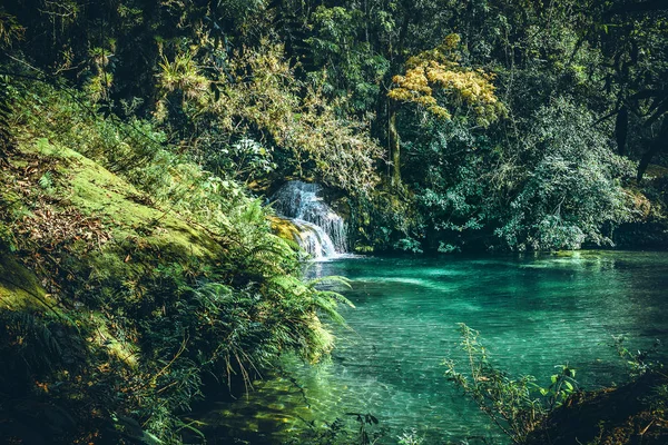 Cascada Parque Nacional Cuba — Foto de Stock