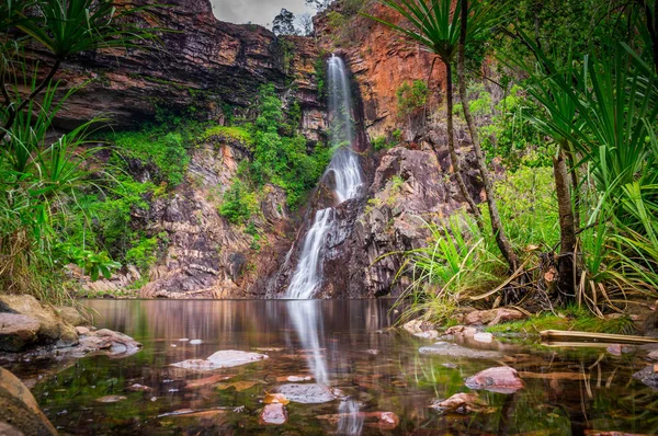 Sandy Creek Litchfield Milli Parkı'nda Tjaynera Falls