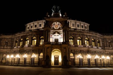 Semper Opera Binası Semperoper gece, Dresden, Saksonya, Almanya tarafından