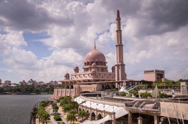 putrajaya, Malezya içinde pembe Camii