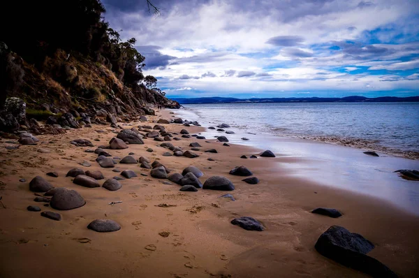 Playa de guijarros cerca de Hobart, Tasmania, Australia —  Fotos de Stock