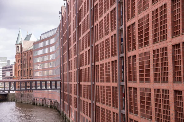 Famoso distrito de almacenes Speicherstadt en Hamburgo, Alemania — Foto de Stock