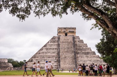 Turistler Chichen Itza, Yucatan, Meksika