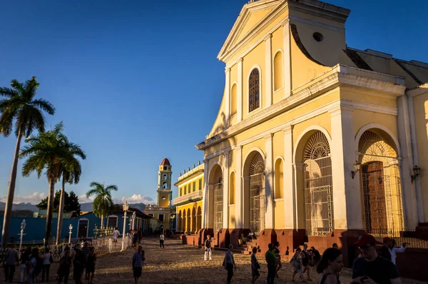 식민지 시대 성당과 트리니다드, 쿠바에 있는 시계탑 — 스톡 사진